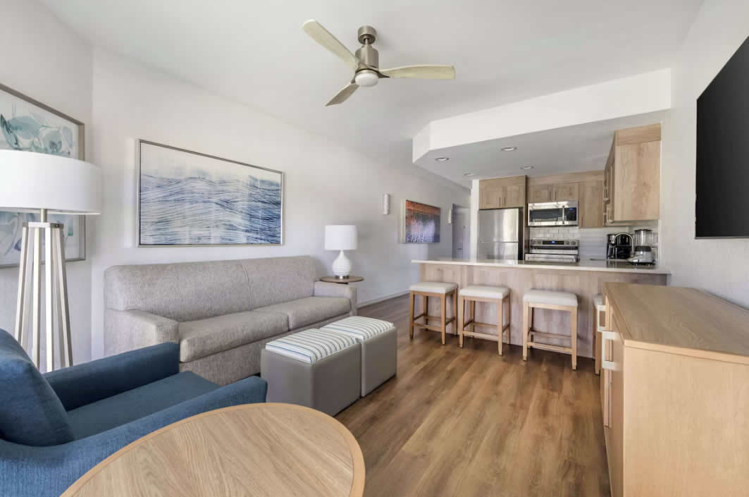 Guest room accommodations at Hilton Vacation Club Mystic Dunes Orlando